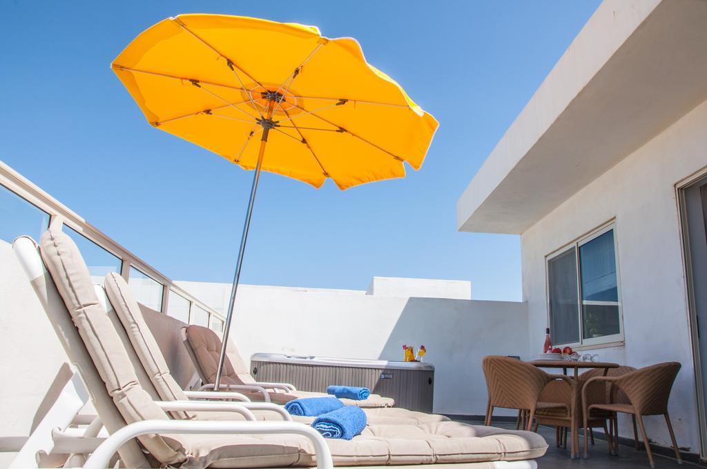 Club Salina Wharf Aparthotel Qawra Room photo