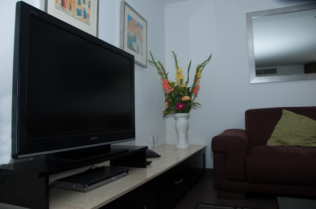 Club Salina Wharf Aparthotel Qawra Room photo
