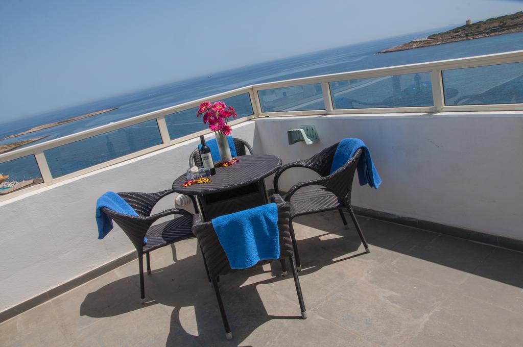 Club Salina Wharf Aparthotel Qawra Room photo