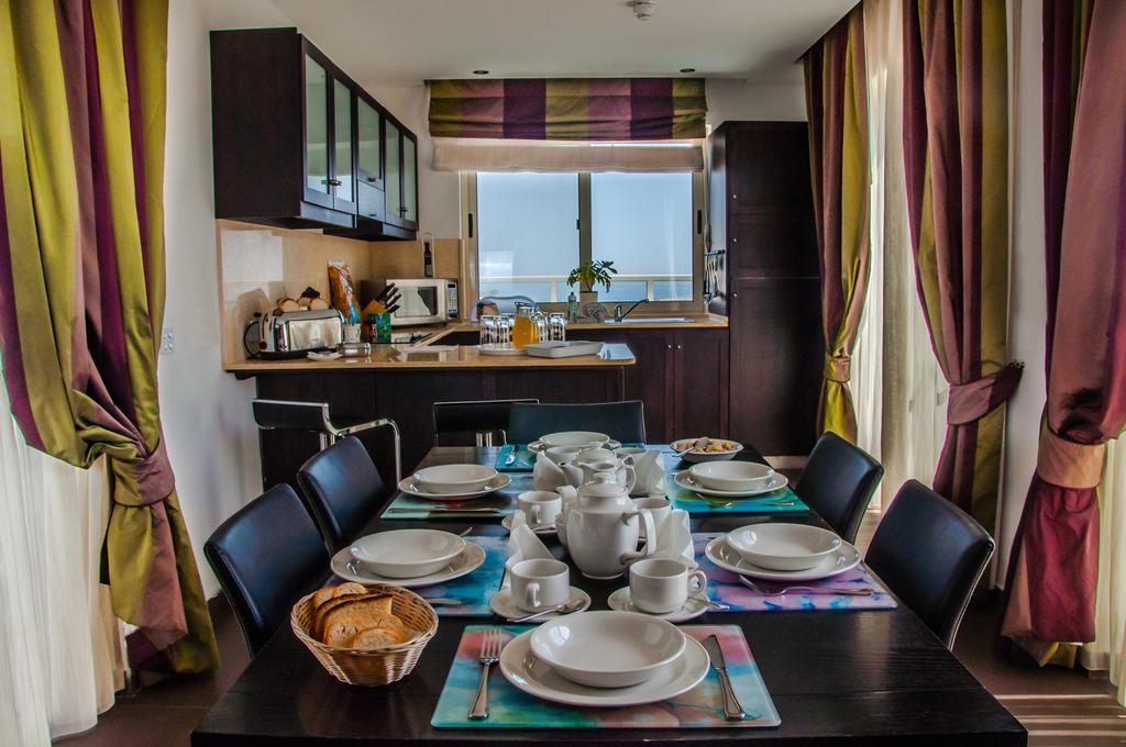 Club Salina Wharf Aparthotel Qawra Room photo