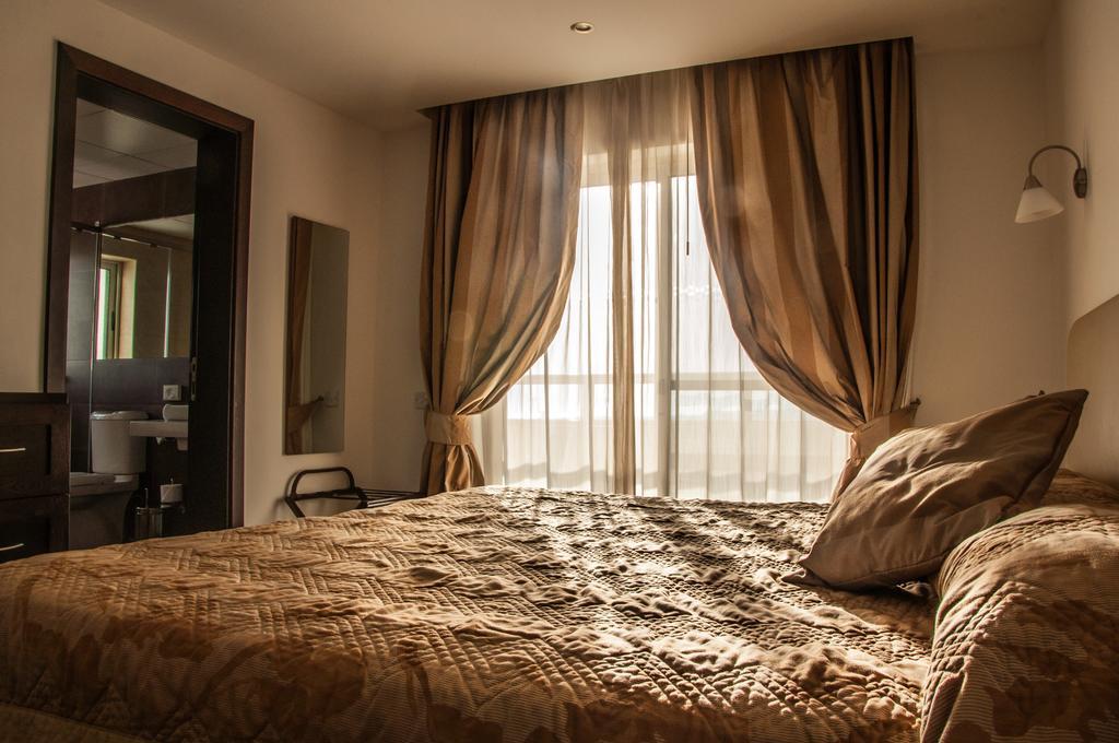 Club Salina Wharf Aparthotel Qawra Room photo