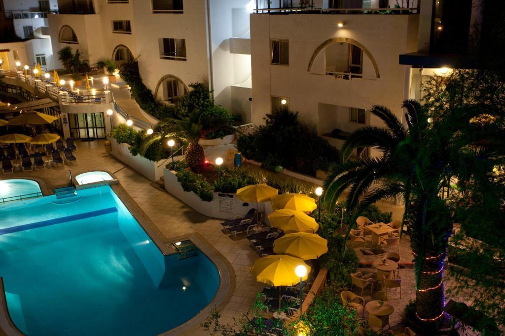 Club Salina Wharf Aparthotel Qawra Exterior photo