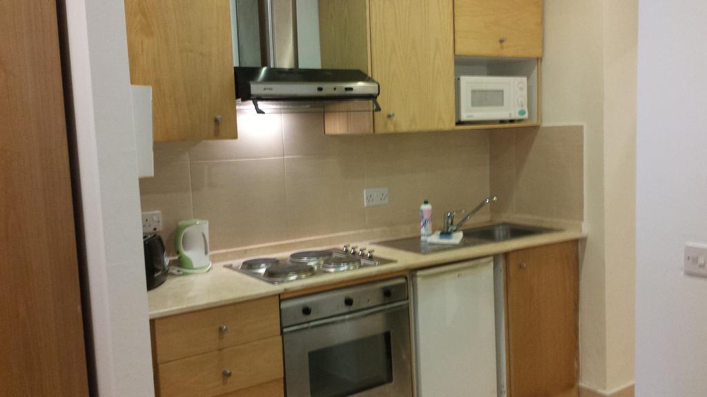 Club Salina Wharf Aparthotel Qawra Room photo