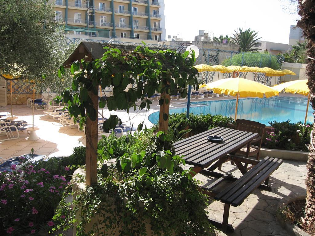 Club Salina Wharf Aparthotel Qawra Exterior photo